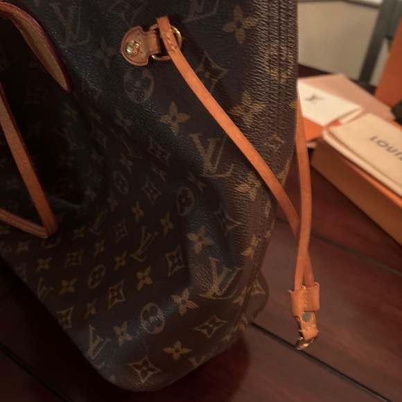 Louis Vuitton Monogram Neverfull PM Tote w/ Pouch • Dust Bag • Box • - Picture 4 of 6